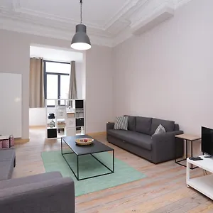 Parlamentarium Apartment